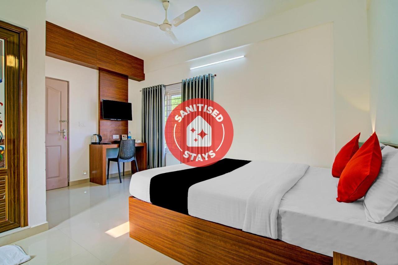 Vaccinated Staff- Capital O 74715 Phoenix Holidays Hotel Kochi Ngoại thất bức ảnh