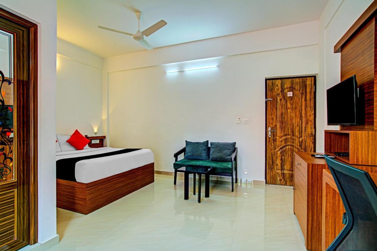 Vaccinated Staff- Capital O 74715 Phoenix Holidays Hotel Kochi Ngoại thất bức ảnh