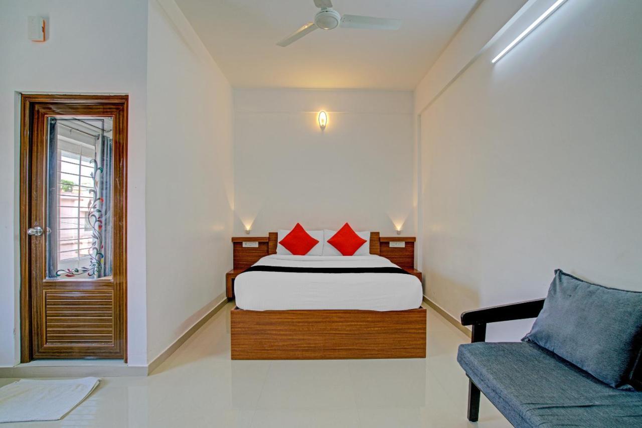 Vaccinated Staff- Capital O 74715 Phoenix Holidays Hotel Kochi Ngoại thất bức ảnh