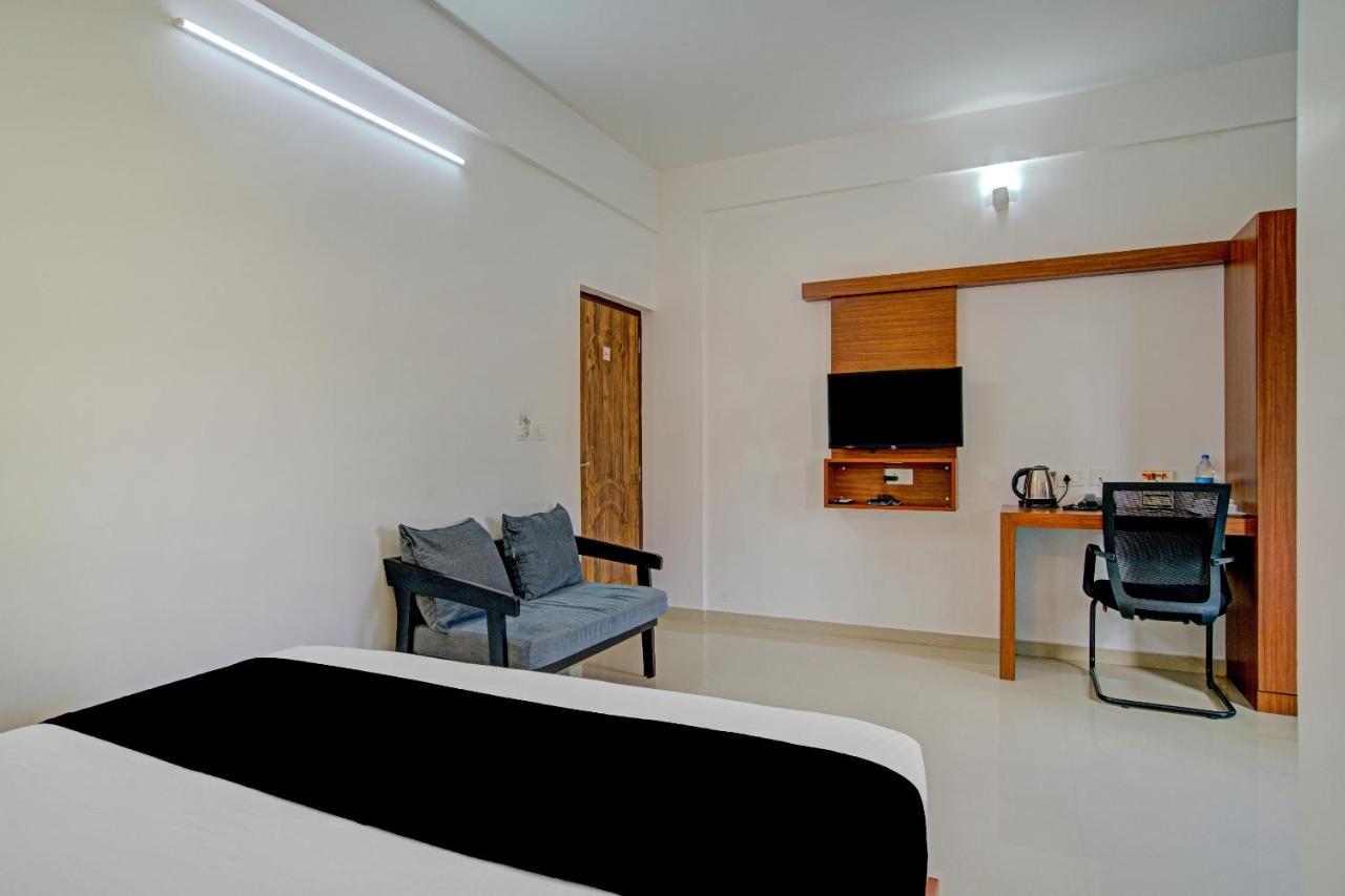 Vaccinated Staff- Capital O 74715 Phoenix Holidays Hotel Kochi Ngoại thất bức ảnh