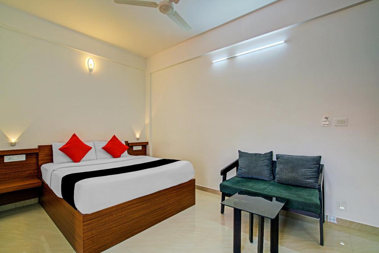 Vaccinated Staff- Capital O 74715 Phoenix Holidays Hotel Kochi Ngoại thất bức ảnh